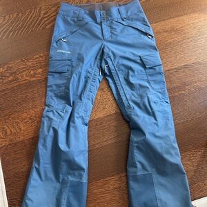 Woman’s Patagonia snow pants